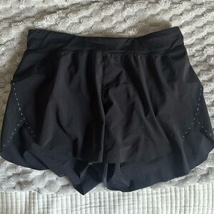 Lululemon find your pace short 3” inseam